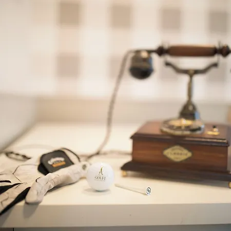 Golfi מלון פודבראדי