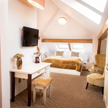 Golfi 3* פודבראדי